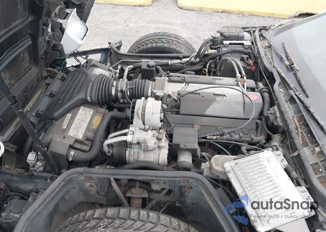 1996 Chevrolet Corvette z USA, uszkodzony, nr VIN 1G1YY22P9T5105105